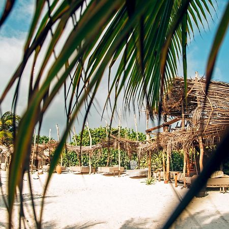 Ikal Tulum Hotel Bagian luar foto A beach hut at the resort