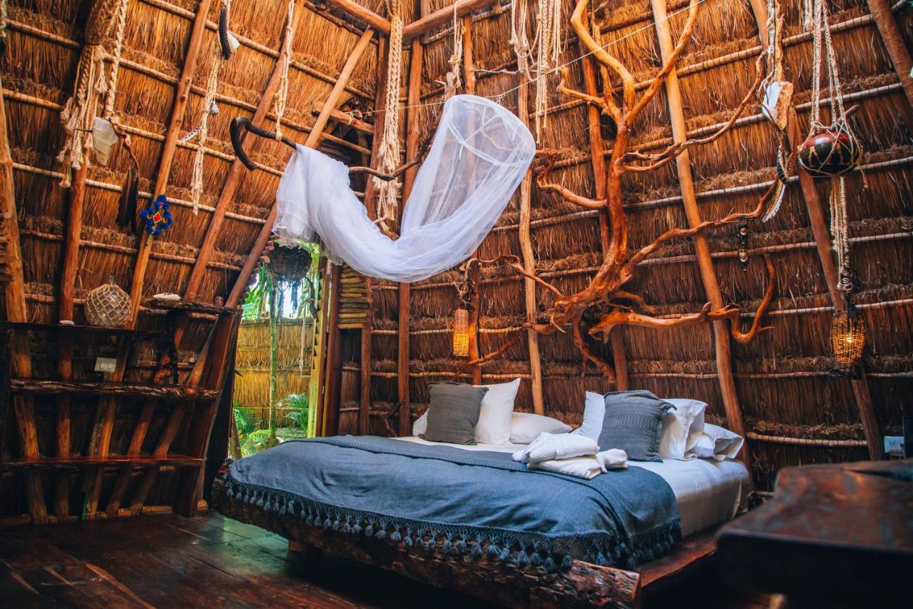 Ikal Tulum Hotel Bagian luar foto Interior of a Treehouse